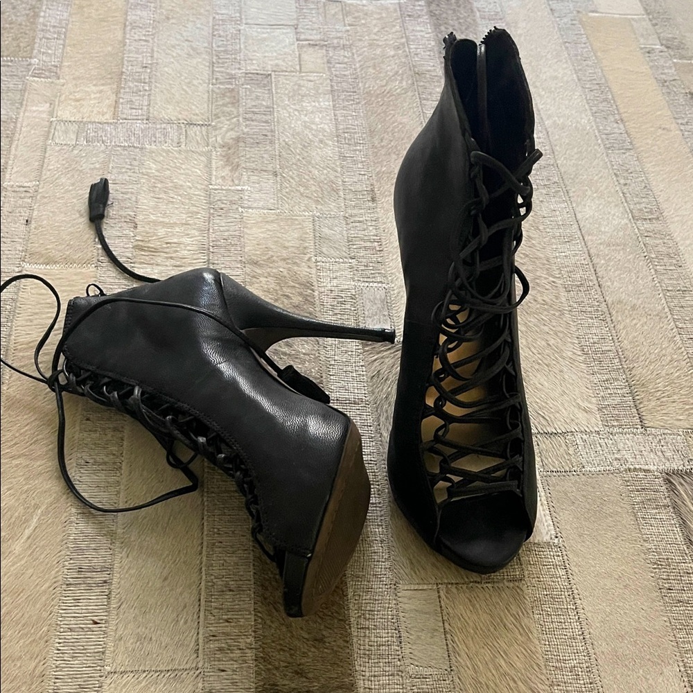 Chic Steve Madden’s Black Lace-Up & Peek ToeWomen's Heels